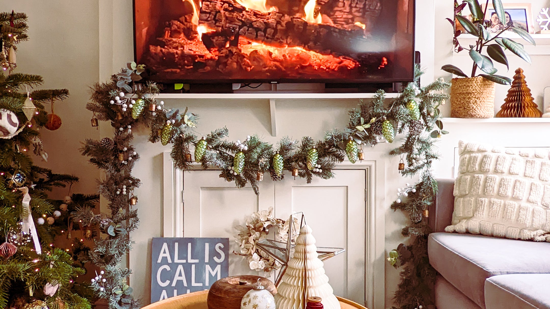 Small Space Christmas Decor - 2022