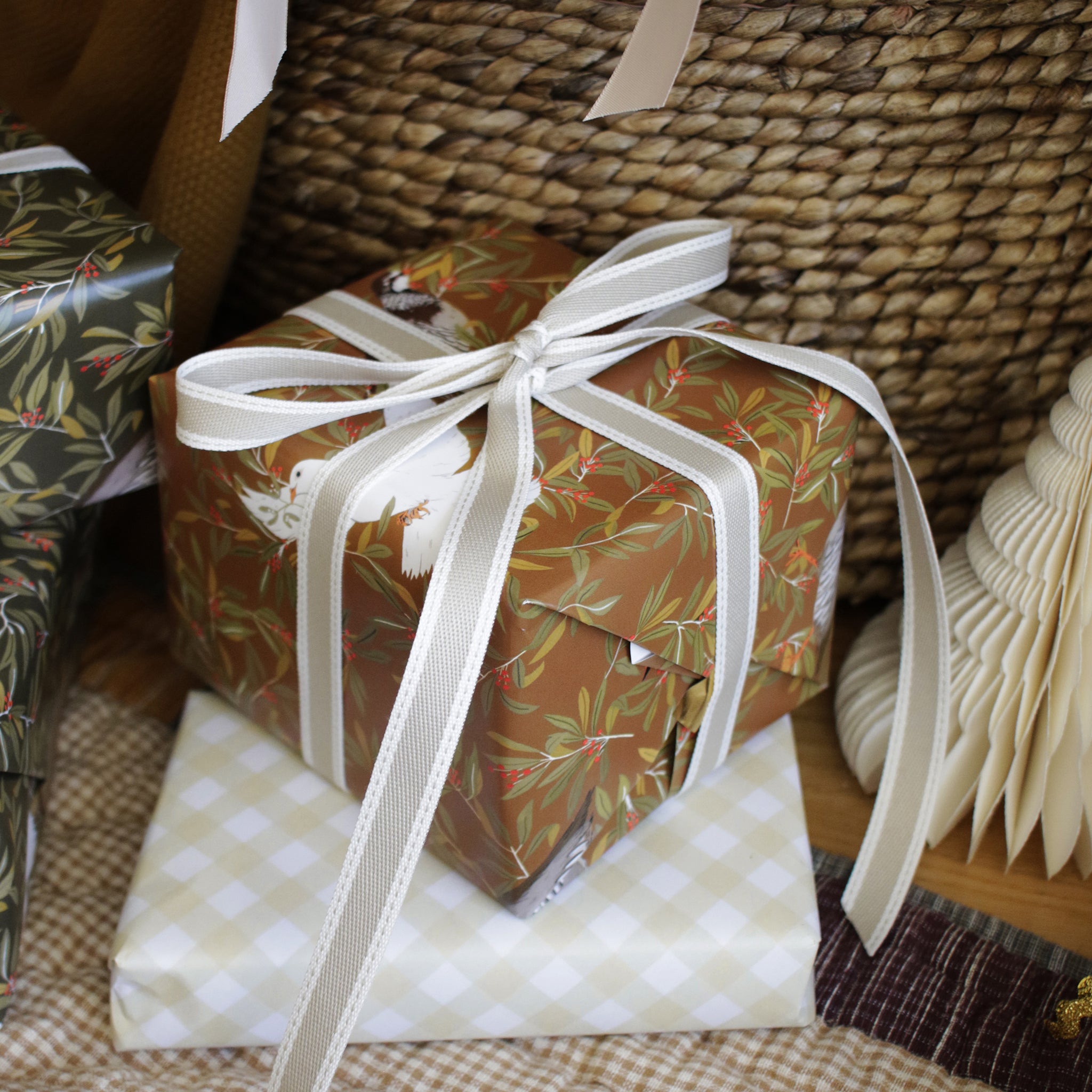 bird christmas wrapping paper