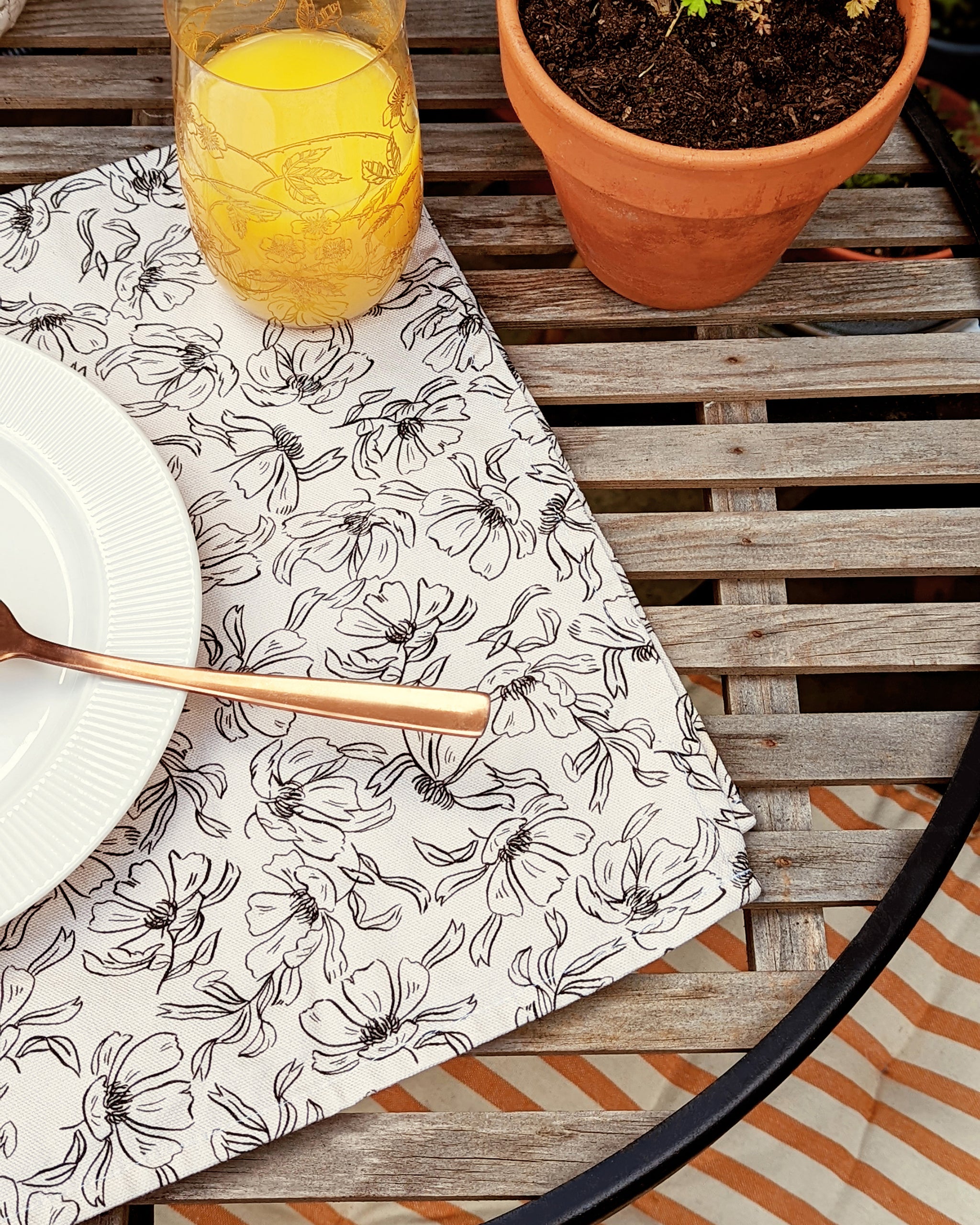6 Summer-friendly Uses for your Floral Tea Towels!